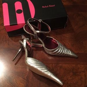 Silver High-Heel Stiletto. Size 8.5.